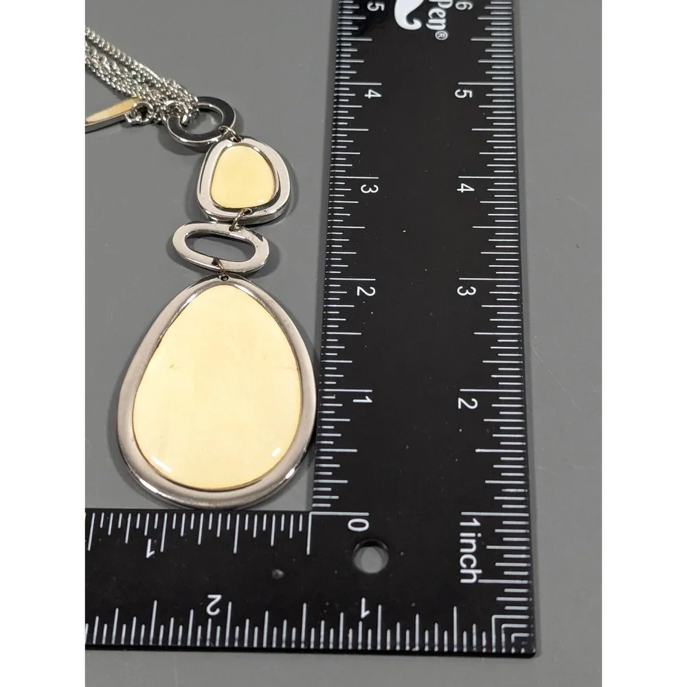 Lia Sophia Yellow Acrylic Shell Inlay Oval Pendant‎ Toggle Chain Necklace Boho